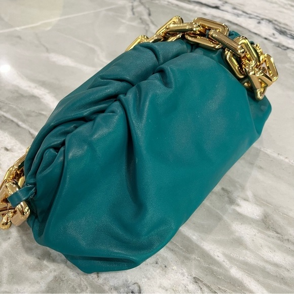 Bottega Veneta Leather The Chain Pouch Handbag - Picture 10 of 16